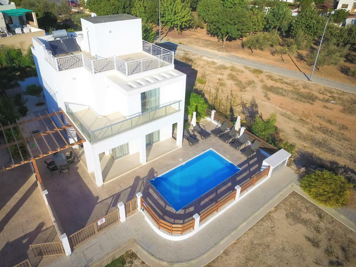 Coral Bay Villa 10 Екстериор снимка